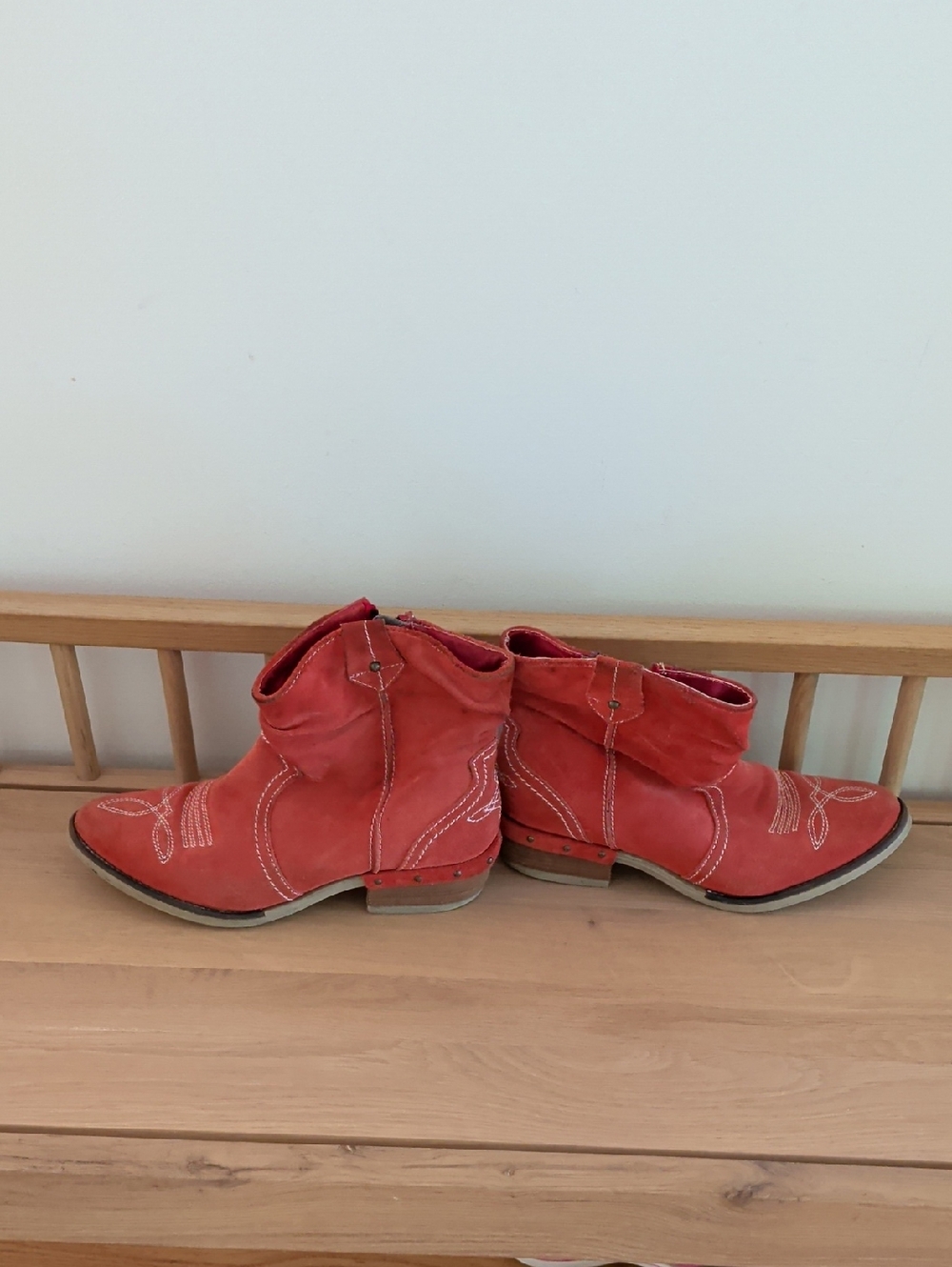 Women's Sundance Suede Red Ankle cowboy Boots with Decorative Stitching Size 40 - Picture 3 of 6